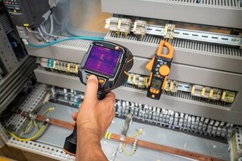 Termokamera a kľiešťový multimeter Testo 883 a Testo 770-3