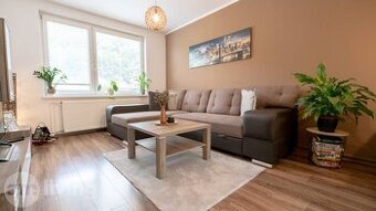 ZARIADENÝ - 3i byt 75 m2 + balkon - Trenčianske Teplice