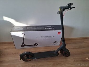 Elektrická kolobežka Xiaomi Mi Scooter Pro 4