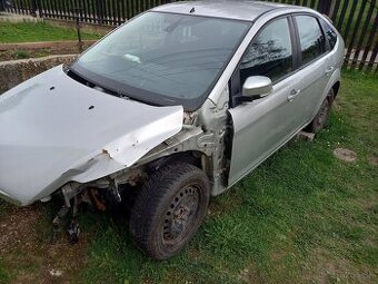 Rozpredám Ford Focus II (2008) benzín