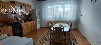 Priestranný dvojpodlažný rodinný dom s pozemkom 893 m² v Tur
