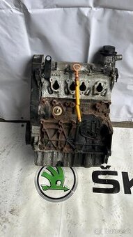 VW Golf Škoda Octavia AZJ motor