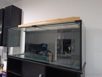 Predám akvárium 450l