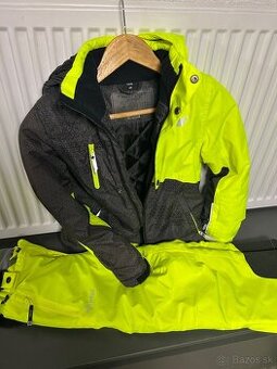 krasna lyziarska bunda a oteplovacky