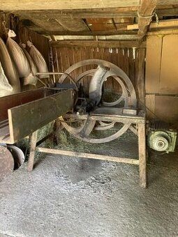 Šačkareň na seno pre dobytok,