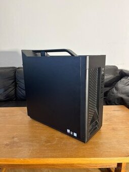 predam PC Lenovo Legion T530-28ICB + monitor 24" Philips 24