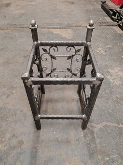 ZÁKAZKOVÉ ZVÁRANIE A VÝROBA – CO₂ & TIG