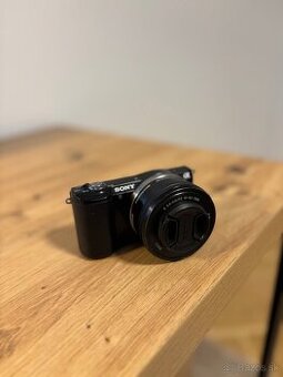 Sony Alpha A5000 čierny + objektív 16–50 mm