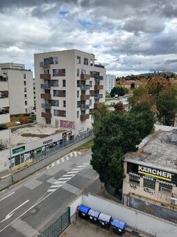 Hľadám podnájomníkov do 3izbového bytu v Nitre