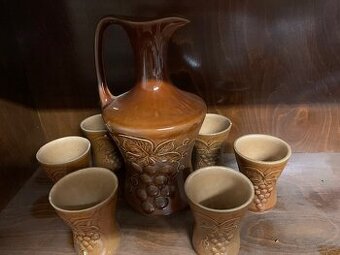 Rozna keramika na vino