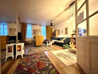 Prerobený 4-izbový meštiansky rodinný dom, Komárno