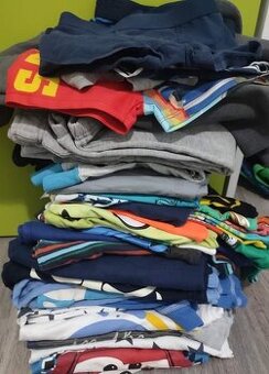 Predam pekny velký balík veciciek chlapeček 92/98