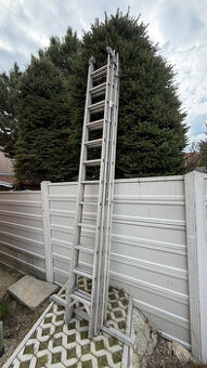 Predám hliníkový trojdielny rebrík 3x12