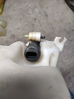 Mechanizmus stieračov, nádobka ostrekovačov VW Group, Škoda