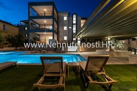 HR-Trogir - Apartmány novostavba s bazénom, 100m od pláže