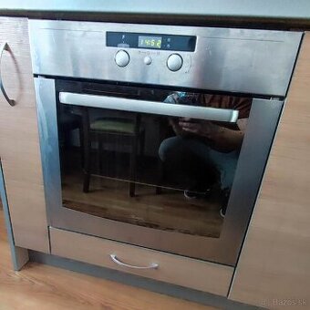 Elektrická vstavaná rúra Whirlpool