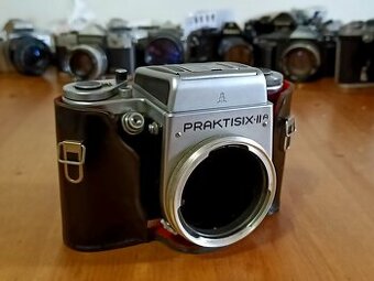 Fotoaparát PRAKTISIX II A ( 1965)