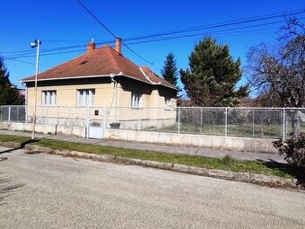 Predám RD vo výbornej lokalite v meste Zlaté Moravce