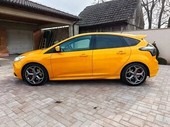 Ford Focus ST 250PS