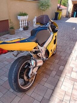 Suzuki gsxr 750