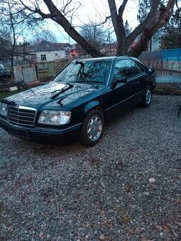 Mercedes W124 coupé E220 manuál