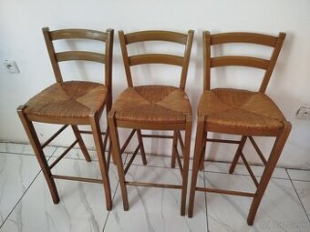 Barové stoličky drevené