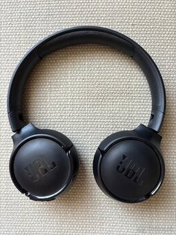 JBL slúchadlá