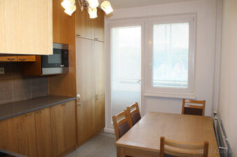 SPEKTRUM REALITY- Na Predaj 3-izbový byt, 72 m2 s loggiou, P