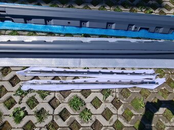 Prahy a lišty Predných dverí Mercedes w222 sclasse v12 amg