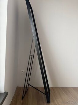 Stojace zrkadlo