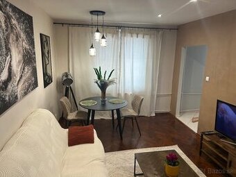 2izbovy byt stare mesto - 1