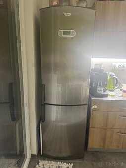 Kombinovaná chladnička mraznička