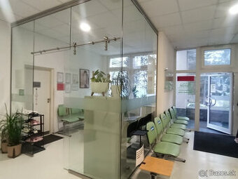 Predám Veĺkú Sklenenú Stenu v Tvare L.