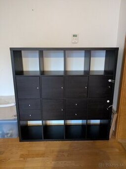 IKEA KALLAX regál – čierny, vrátane dvierok a zásuviek