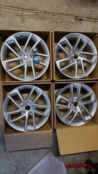 R17 5x112 mm originál seat leon