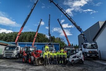 Práca vodiča / šofér nákladné auto s hydraulickou rukou