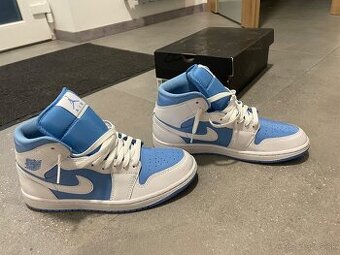 Jordan 1 baby blue