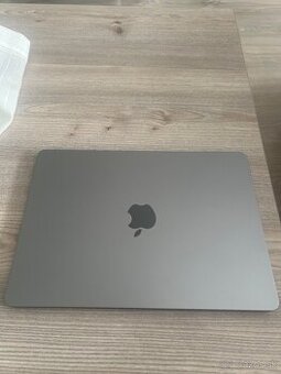 MacBook Air M3 16GB/256GB