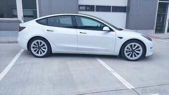 Tesla Model 3 Long Range Facelift