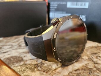 Predám hodinky Huawei watch GT 5 Pro