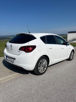 Opel Astra J 2011 CDTI