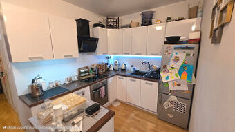 Byt 2+kk 65m² + 2x balkón, parkovanie, zariadený