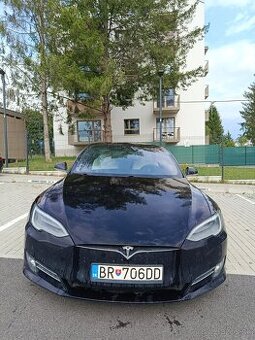 Tesla model S 100D 2018 po krupobití, záruka