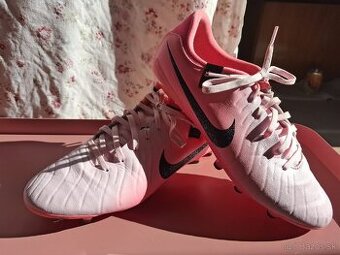 Kopačky Nike tempe - 1