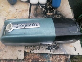 Retro vysávač, kantar lampa