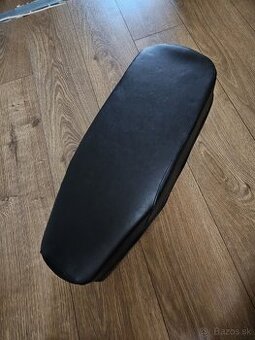 Predám sedačku na jawu 23 / Mustang
