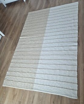 Kusový koberec, béžový,  zn. JYSK