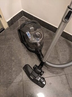 Vysávač Philips PowerPro compact