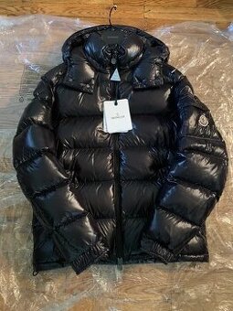 Moncler maya