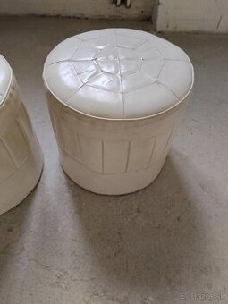 Predam 2x taburetku.Nitra a okolie možnosť dovozu.